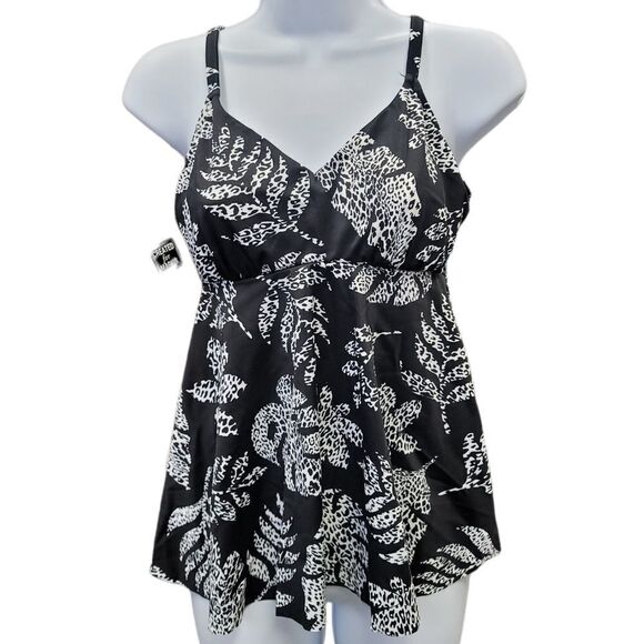 Swim Solutions SPOTTED LEAVES Printed Underwire Tankini Swim Top - Picture 2 of 7